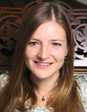 Alena Honigova5